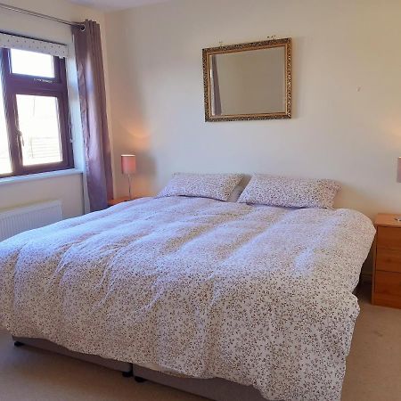 Budget Accommodation - Knocknacarra, Голвей Екстер'єр фото