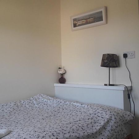 Budget Accommodation - Knocknacarra, Голвей Екстер'єр фото