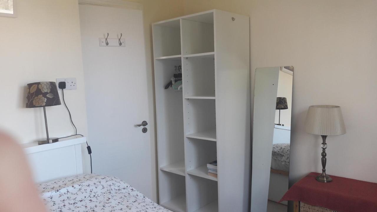 Budget Accommodation - Knocknacarra, Голвей Екстер'єр фото