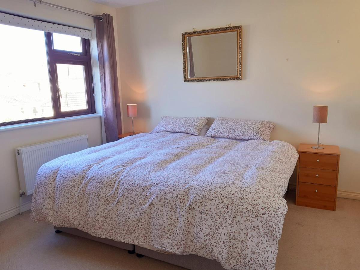 Budget Accommodation - Knocknacarra, Голвей Екстер'єр фото