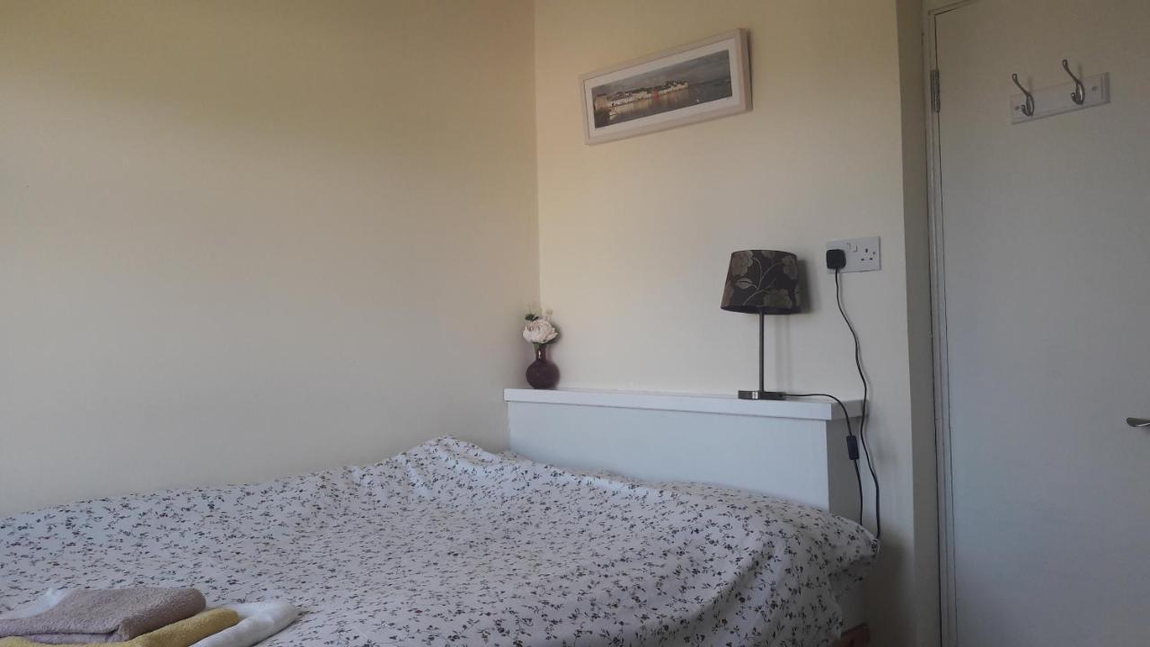 Budget Accommodation - Knocknacarra, Голвей Екстер'єр фото